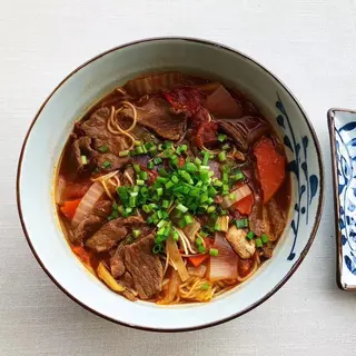  Hot borscht ramen 
