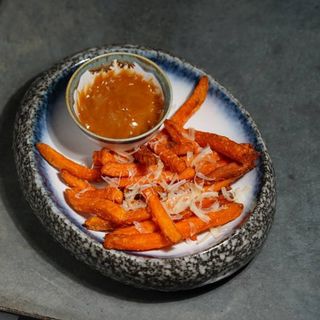 Батат фрі з соусом теріякі майо (160/50г)