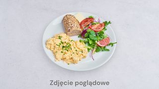 Jajecznica na maśle ze szczypiorkiem