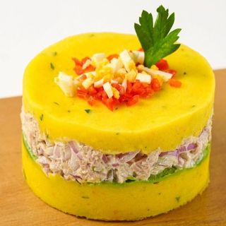 CAUSA RELLENA DE ATUN