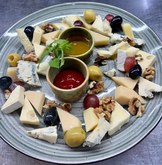 Сирна тарілка (285 г)