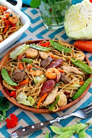 Pancit canton calamari