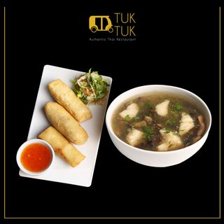 Une Délicieuse Soupe de Poisson + 3 Pièces Nems Poulet