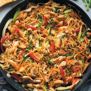 Yakisoba Con Pollo
