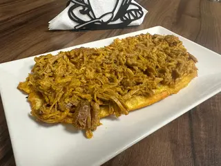 Patacón desmechado