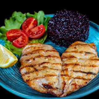 Пилешко филе натюр с императорски ориз (300гр)