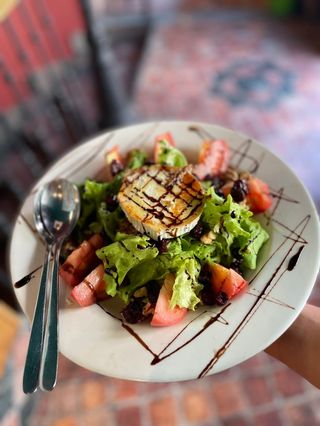 Ensalada De Queso De Cabra