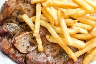 Bife de Vaca com Batatas Fritas