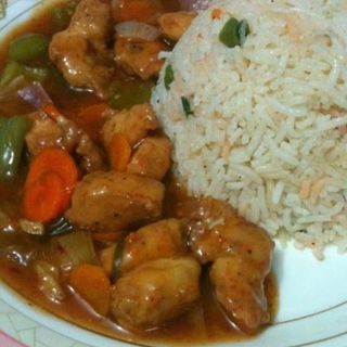 Пържен ориз с дяволско пиле