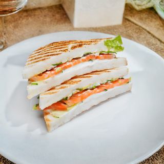 сэндвич с лососем