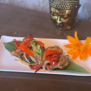 Alitas De Pollo Picantes Al Estilo Tailandés (4 Uds.)