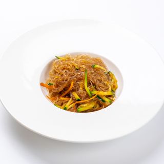 107. Spaghetti di soia con verdure