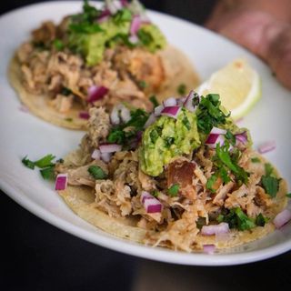Carnitas con Guacamole(2uds)