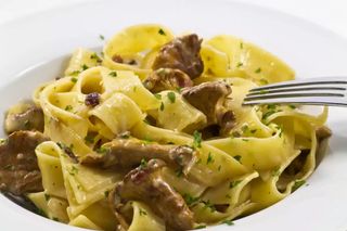 Папарделе с Кладница, трюфел и манатарки (370г)