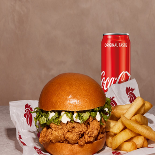 Crispy Chicken Burger Menu (Batata + Bebida)