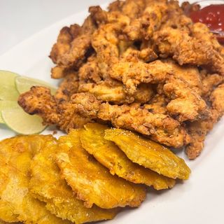 Pollo fritto e platano 