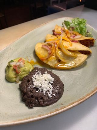 Tacos de conchinita pibil