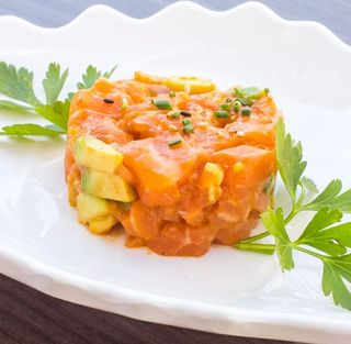 44. Tartar De Salmón