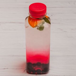 Детокс вода ягодная