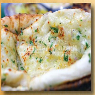 Cheese chilli garlic naan