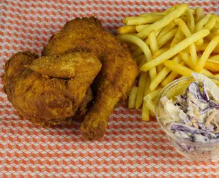 Medio Deep Fried Chicken + Patatas