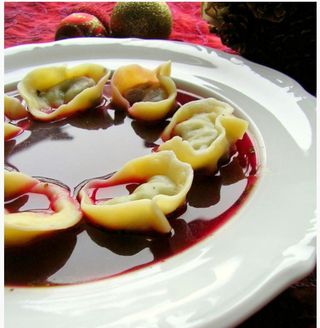 Barszcz czerwony czysty z uszkami