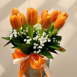 Кутия с 15 бр. лалета (според наличните цветове)