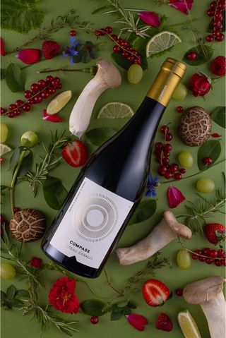 Компас шато Барали Мерло, Сира и Каберне Совиньон 2022