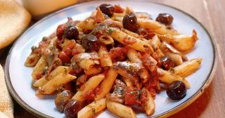Mezze penne alla puttanesca
