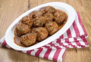 Albóndigas caseras en su salsa