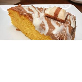 Bolo de Cenoura e Kinder Bueno