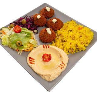 Falafel z Hummusem na Talerzu