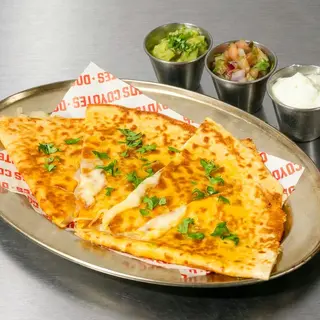 QUESADILLA DOS COYOTES (DC)