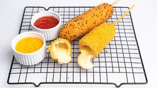 COMBO Mozzarella Corn Dog + Coca Cola 0.33l