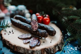 Carnati din carne de cerb