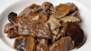 58 Maiale con funghi e bambù