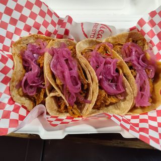 Tacos de Pulled Pork y cebolla.encurtida (4 Uds.)