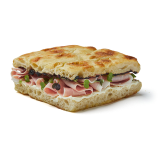 Focaccia  Jamon Y Camembert