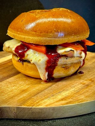 Бургер з Вишневим BBQ (285г)