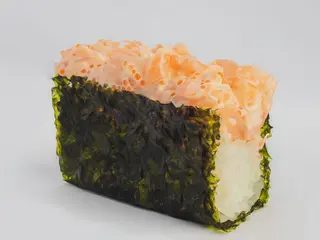 Гункан new style з лососем | 1 шт. (35g)