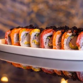 Uramaki Arcoiris Roll (8 unidades)