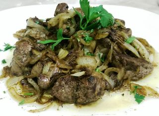 Пилешки дробчета с лук (400г)