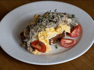 Скрембл з куркою та грибами (300 g)