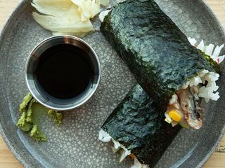 Сендвіч-рол з Вугрем і Сурімі (240g)