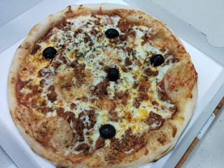 Pizza boloñesa