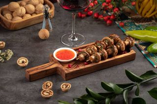 Шампиньоны на шпажках