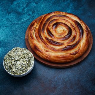 Domaća pita savijača sa zeljem 1200g