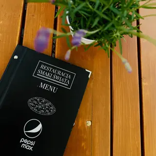 Zupa tajska z krewetkami i makaronem udon