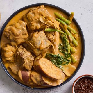 Beef kare kare