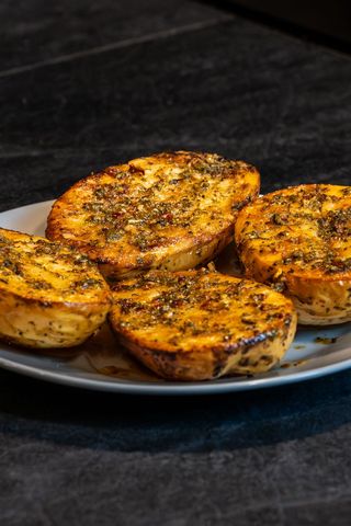 Ración De Patatas Rústicas